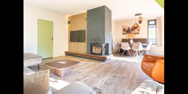 Woonkamer met Cinewall