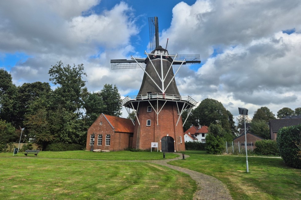Molen Hazewind Gieten (Large).jpg