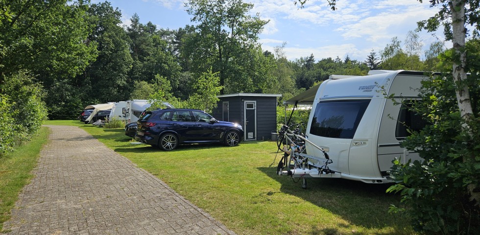 Plek 28 met privé sanitair.jpg
