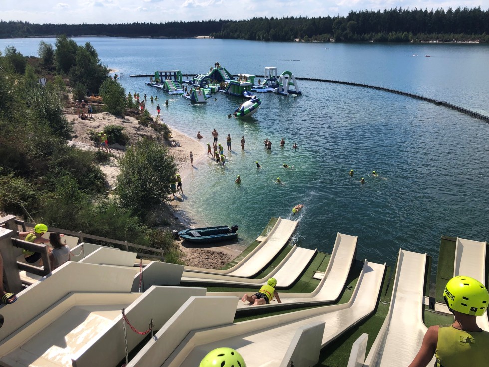 dx adventurepark met glijbanen.jpg