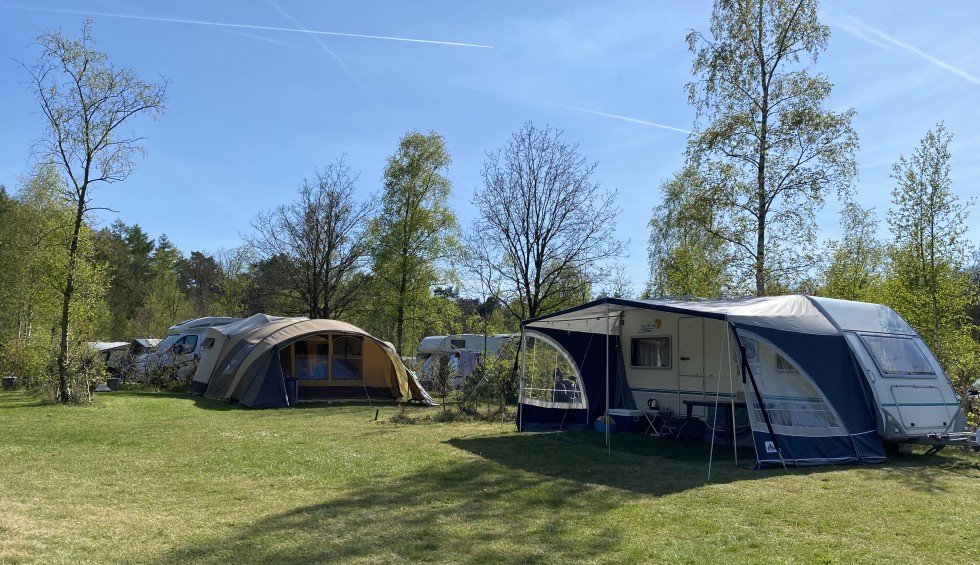 camping-eext-kampeerplaatsen-caravan.jpg