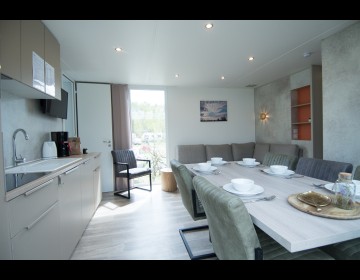 Woonkamer Chalet 6-persoons de luxe in Drenthe