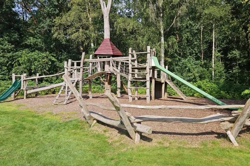 Speeltuin - klimmen - Glijbaan.jpg