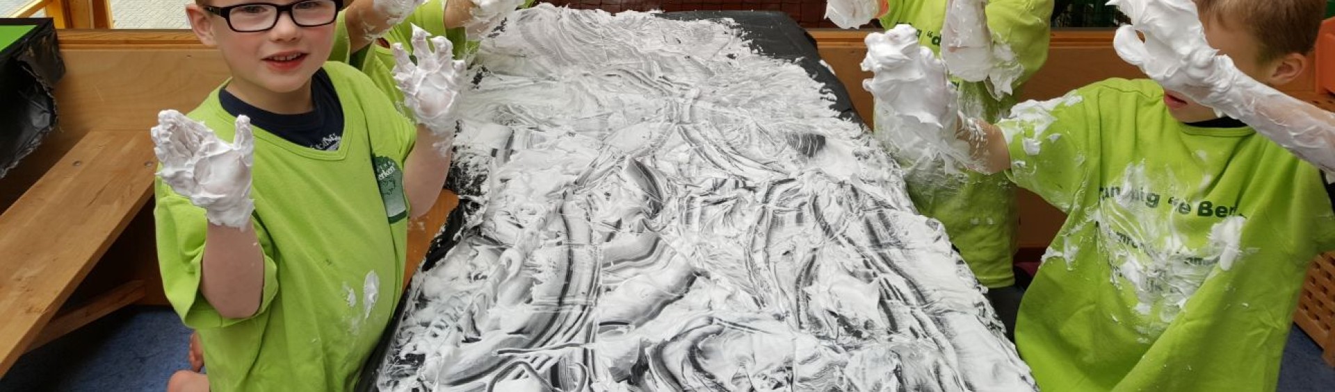 Knutselen op kindvriendelijke camping drenthe.jpeg