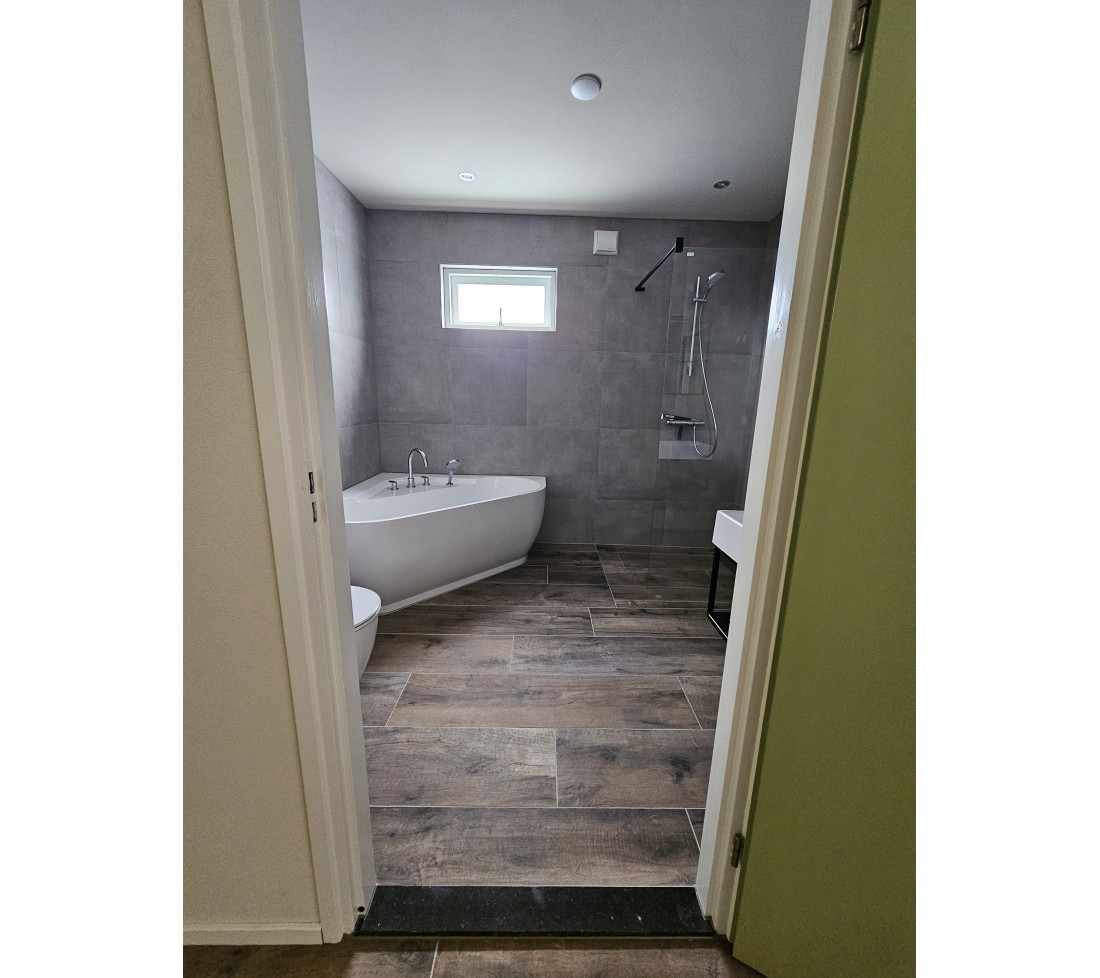 Badkamer beneden Vakantiehuis de Berken.jpg