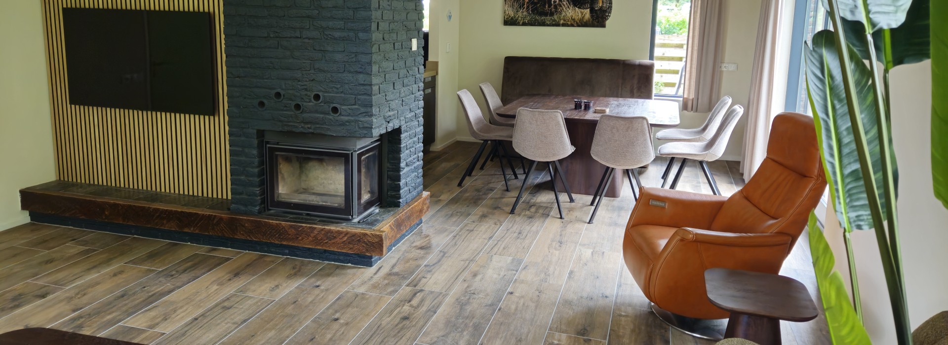 Zit- en eetgedeelte vakantiehuis.jpg