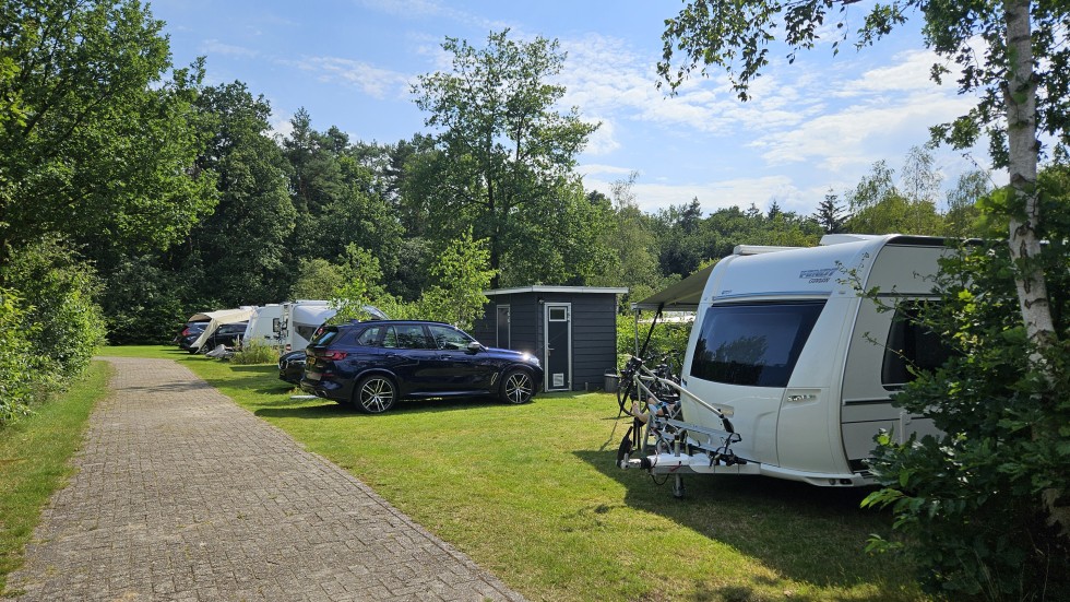 Plek 28 met privé sanitair.jpg