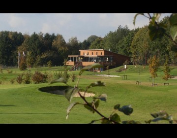 Country golf ees.jpg