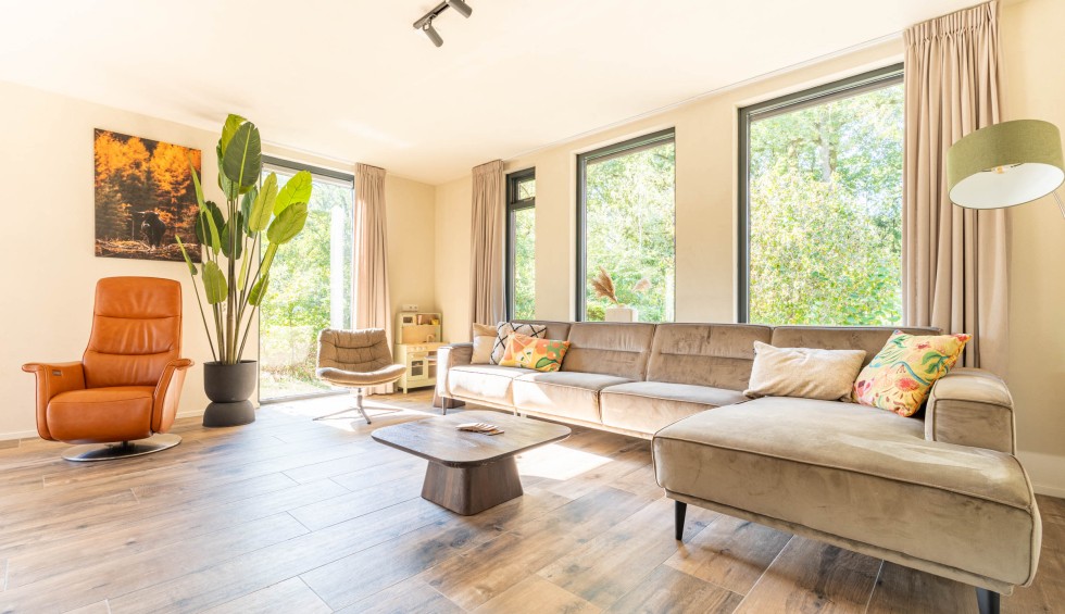 Ruime woonkamer vakantiehuis Gasselte